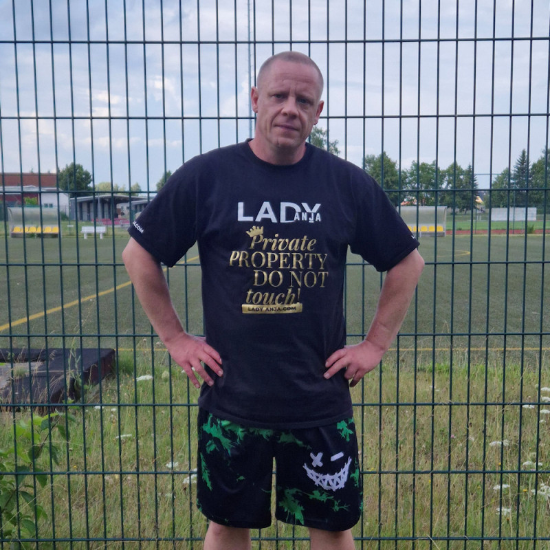 T-Shirt „Private PROPERTY DO NOT touch“ - Owned & Proud Version