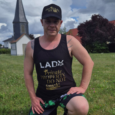 Muscle-Shirt „Private PROPERTY DO NOT touch“ - Owned & Proud Version